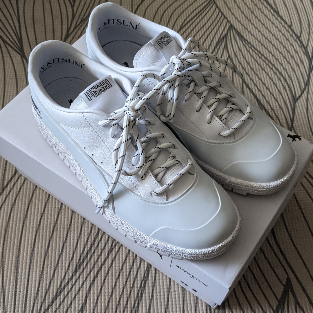 Women's Maison Kitsunē Pumas